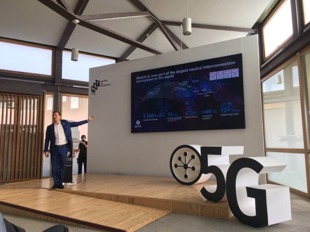 DE-CIX lanza su servicio GlobePEER Remote Service en Madrid conectando la capital al mayor ecosistema de interconexión del mundo