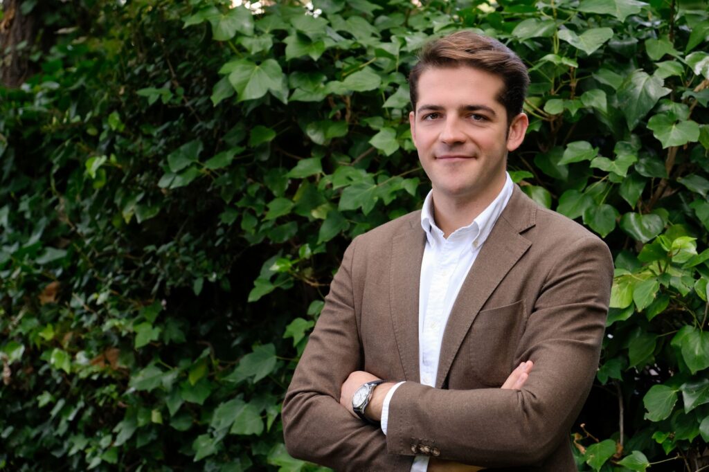 Un español es el primer profesor de blockchain a nivel mundial