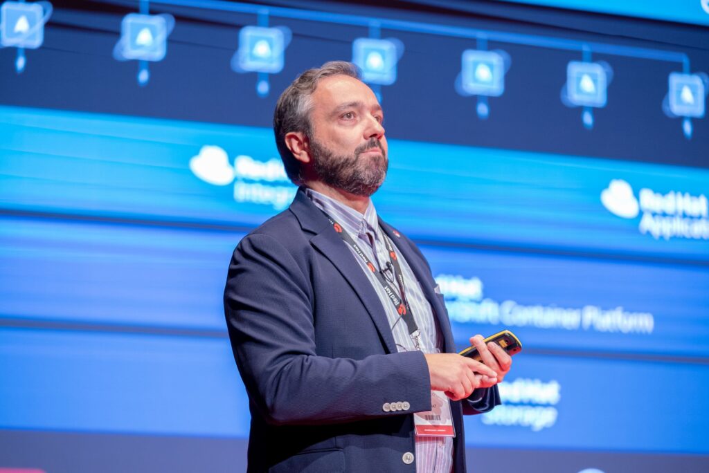 Javier Naranjo: “Si no se pudiera dotar de una capa de orquestación a los entornos de cloud híbrida, las arquitecturas modernas serían imposibles”