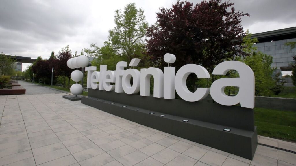Telefónica firma su nuevo plan de bajas voluntarias