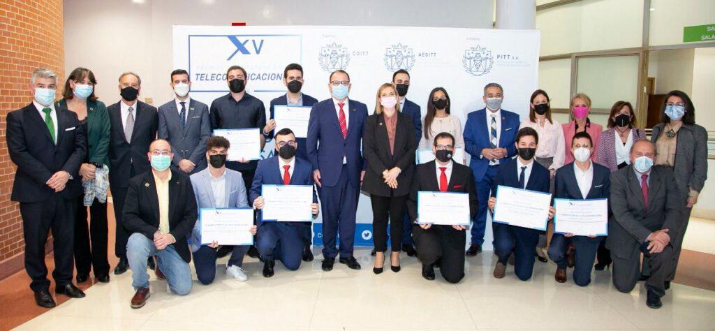 Detectar el cáncer con IA y una app de videoconferencias con Blockchain, los TFG premiados por el COITT