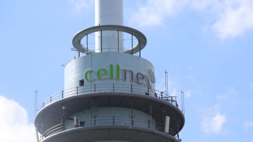 Cellnex vende obligada 3.200 torres en Francia a Phonix