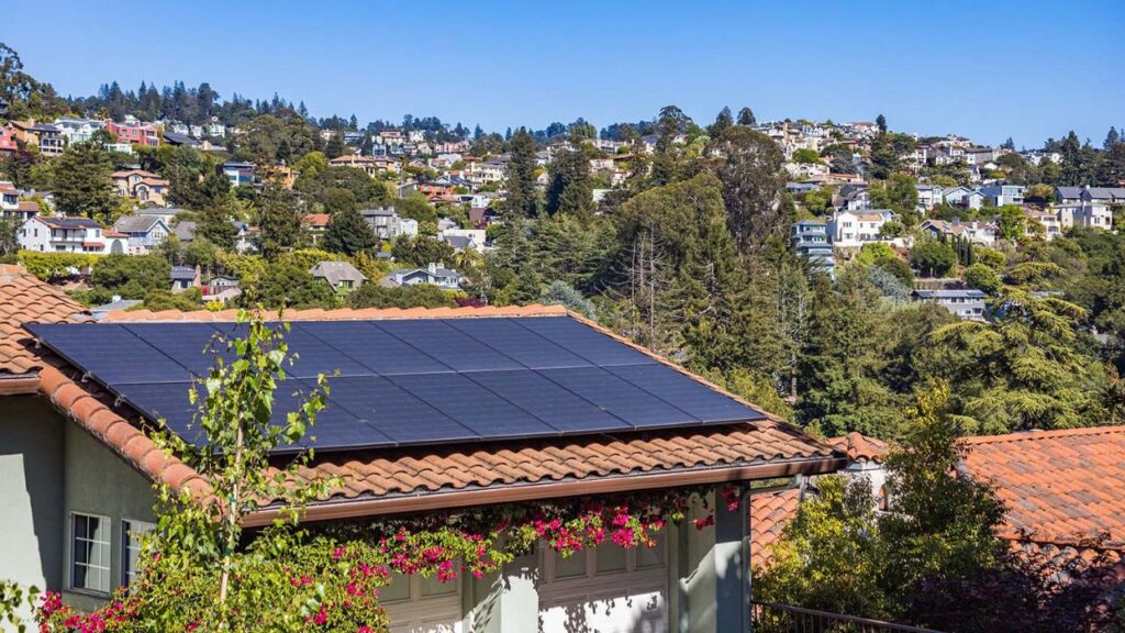 Solar360 (Telefónica y Repsol) se apoyará en la plataforma española Ezzing Solar