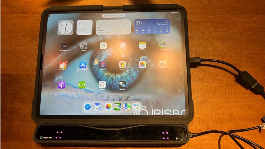 Prueba de Hiru, o cómo manejar tu iPad sólo con la mirada