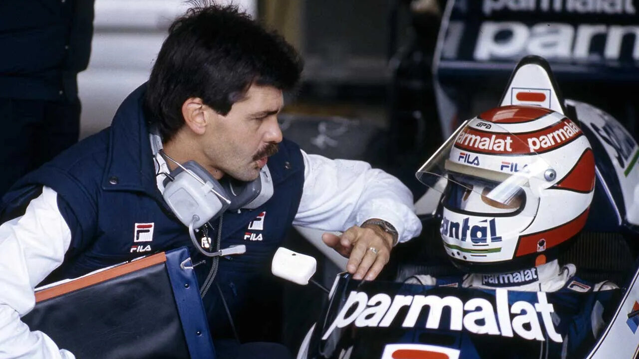 Gordon Murray y Peter Stevens analizando el diseño del McLaren F1
