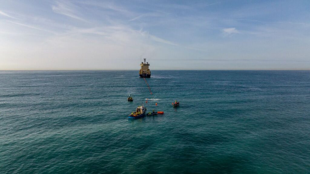 El cable 2Africa llega a Barcelona