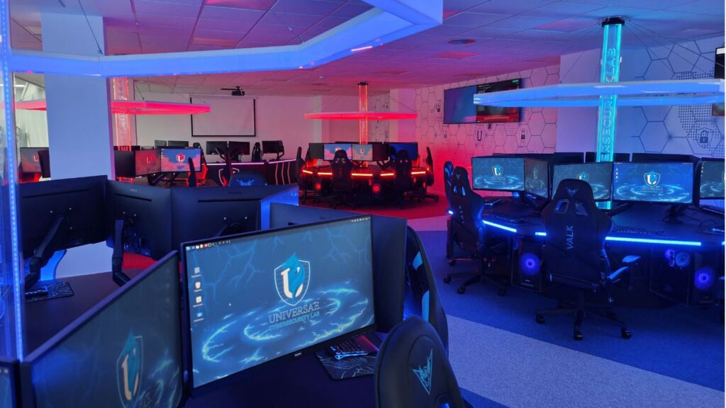 Universae estrena en Madrid un centro de ciberseguridad con un superordenador