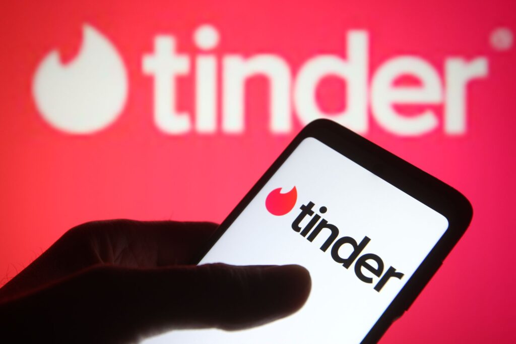 tinder-implanta-la-verificacion-de-perfil-por-video