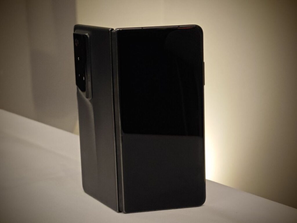 Porsche Design Honor Magic V2 RSR