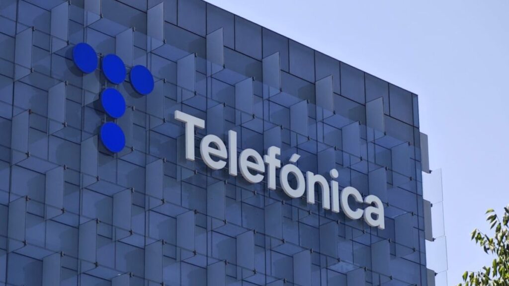 Telefónica mejora su facturación un 1,6% hasta los 40.652 millones de euros en 2023