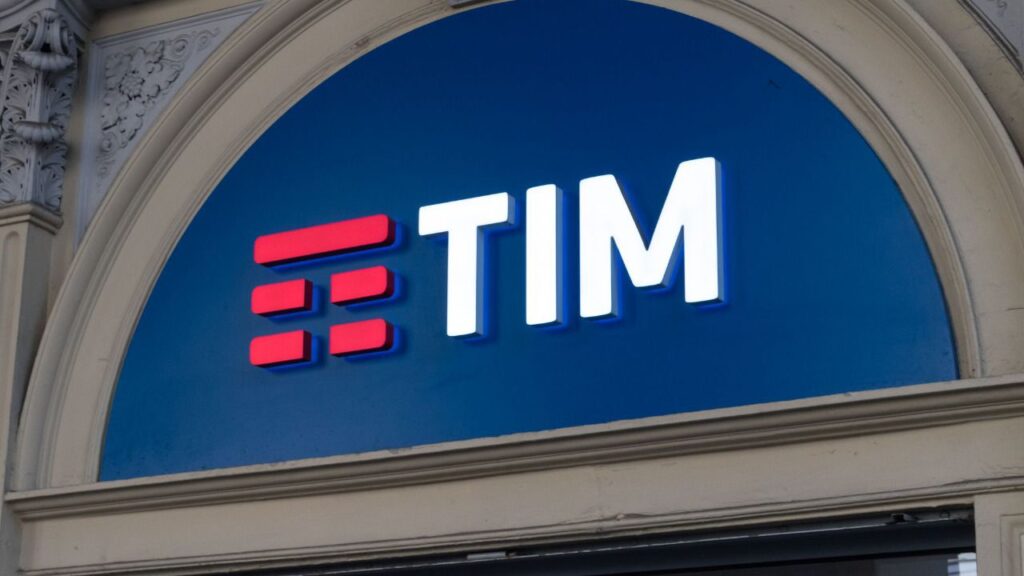 KKR lanza una oferta no vinculante para comprar la red fija de TIM