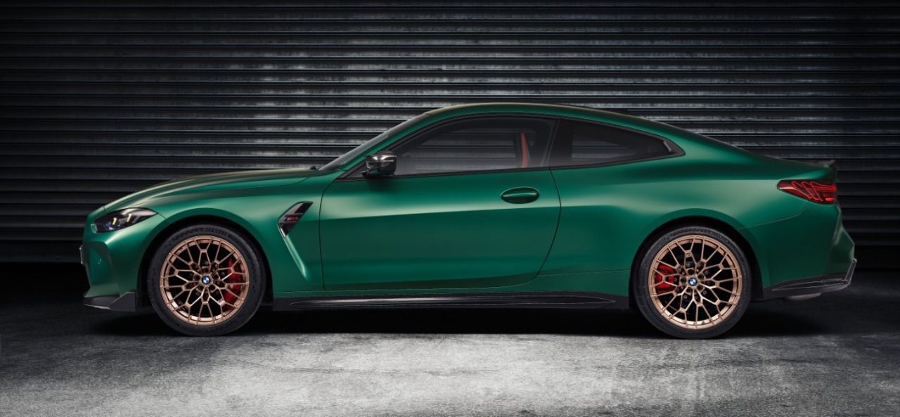 Vista lateral destacada por las llantas específicas exclusivas de la variante CS