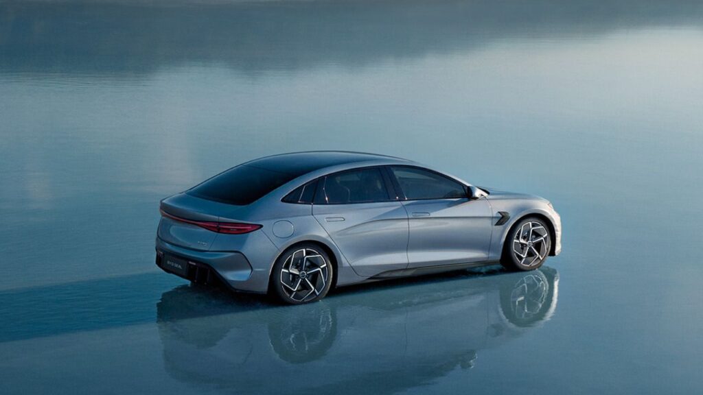 Bruselas impone aranceles a los coches eléctricos chinos