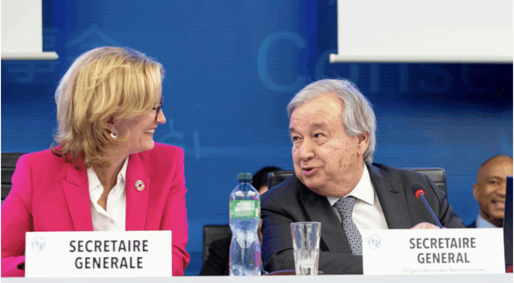 la Secretaria General de la UIT, Doreen Bogdan-Martin, Secretario General de la ONU, António Guterres, a la UIT