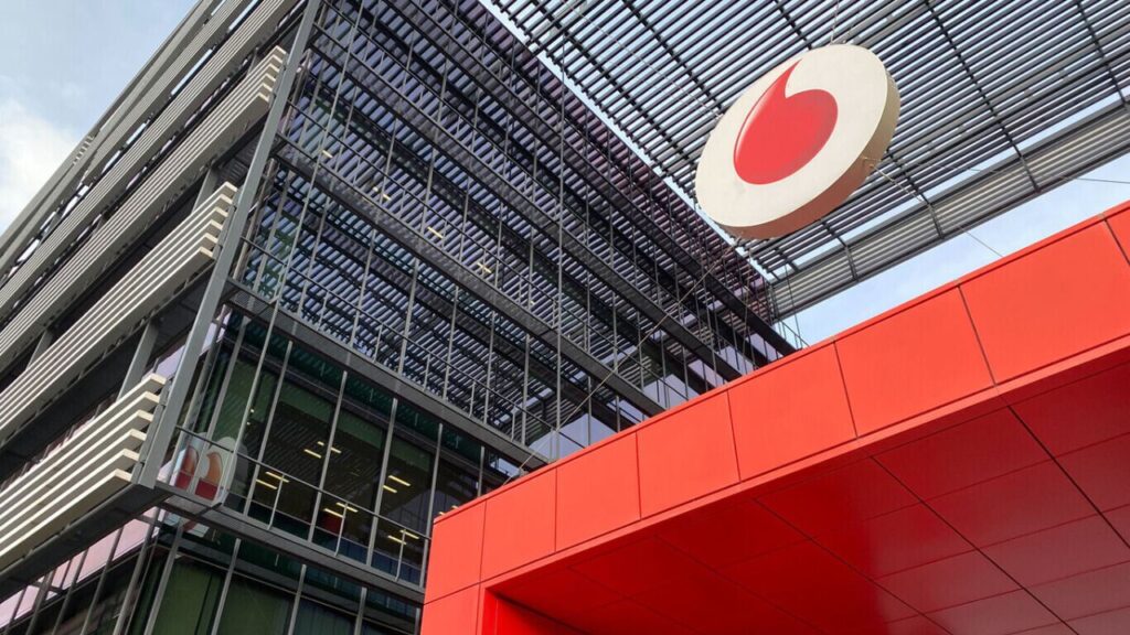 Vodafone España rebaja a 898 los despidos en su ERE y aceptará prejubilaciones