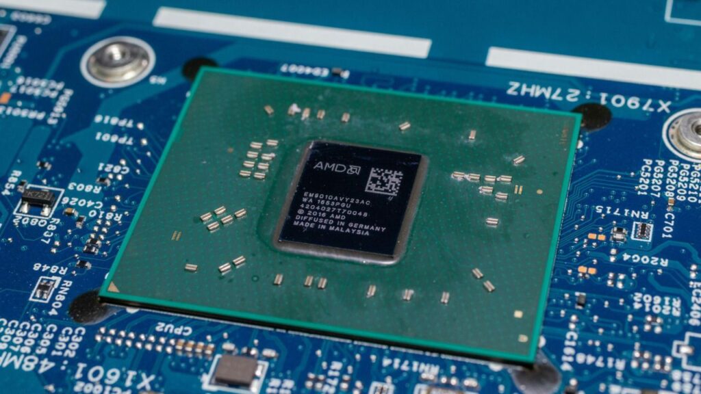 AMD compra ZT Systems por 4.900 millones para reforzar su negocio de inteligencia artificial