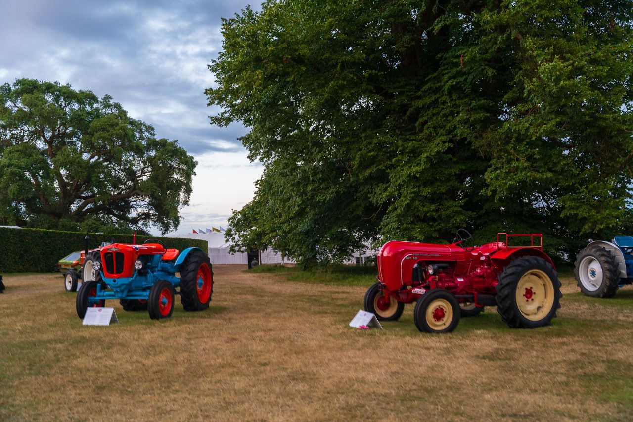 Tractores Lamborghini y Porsche (Autor: Alvaro Muro)
