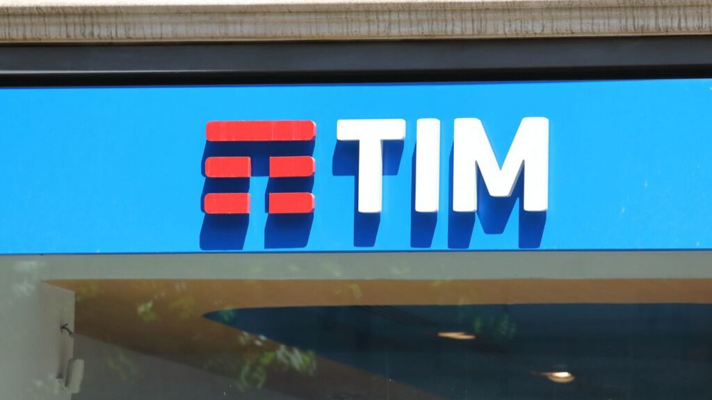 TIM también pide más a la oferta del CDP y Macquarie por su red fija