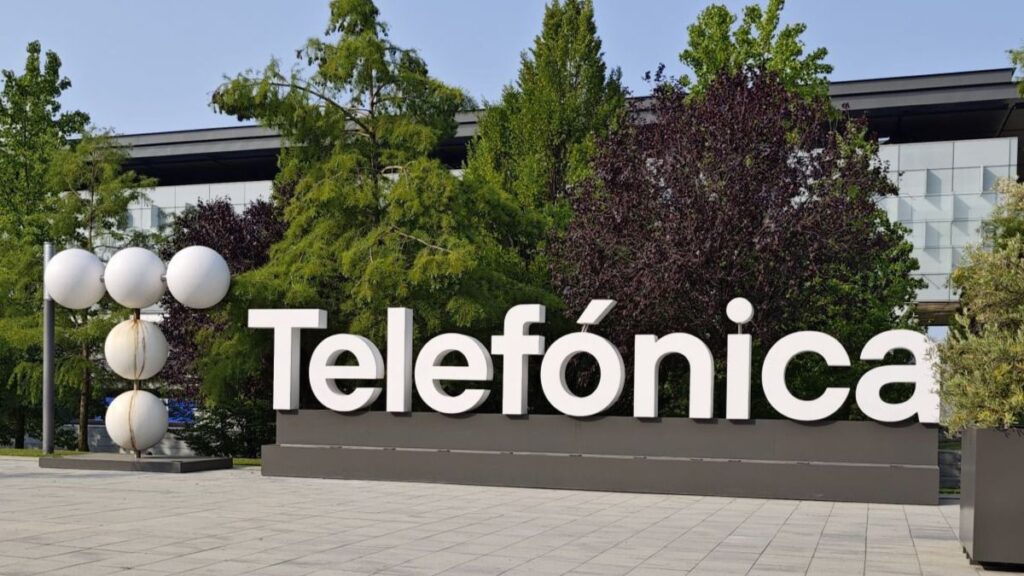 Telefónica acuerda con los sindicatos un ERE a 3.411 empleados