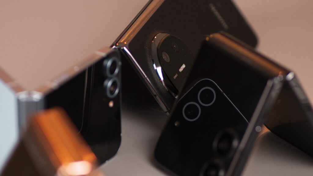 ¿Merece la pena comprar un móvil plegable?