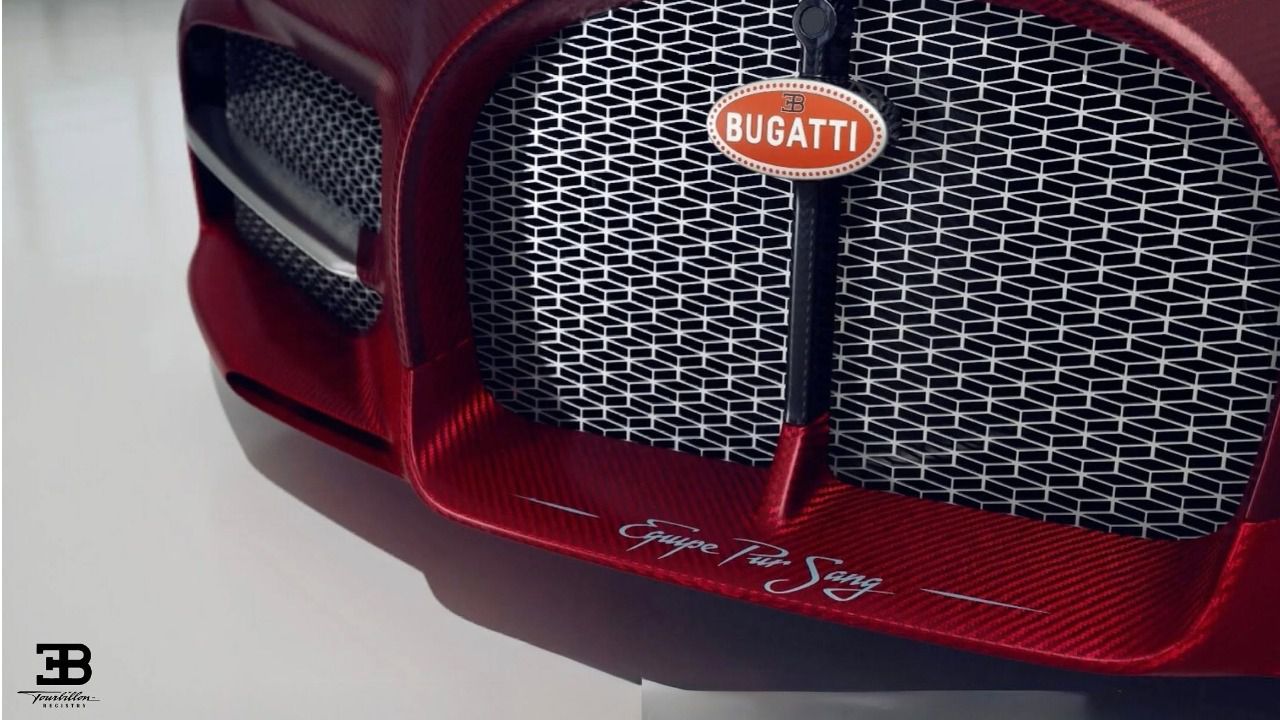 Parachoques delantero rediseñado con un divisor aerodinámico simplificado