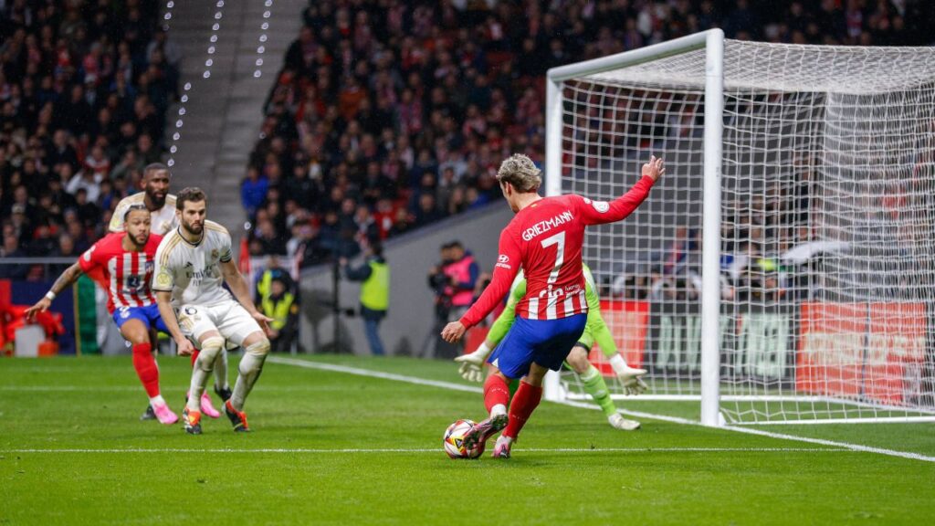 Telefónica se hace con los derechos de LaLiga hasta 2027