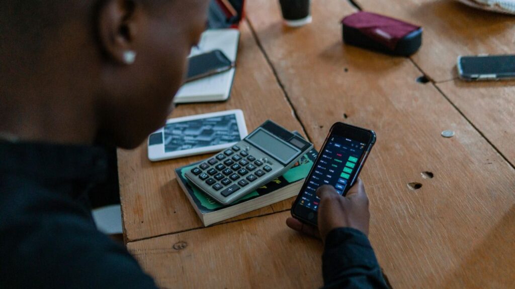 Errores comunes al usar criptomonedas desde el móvil (y cómo evitarlos)