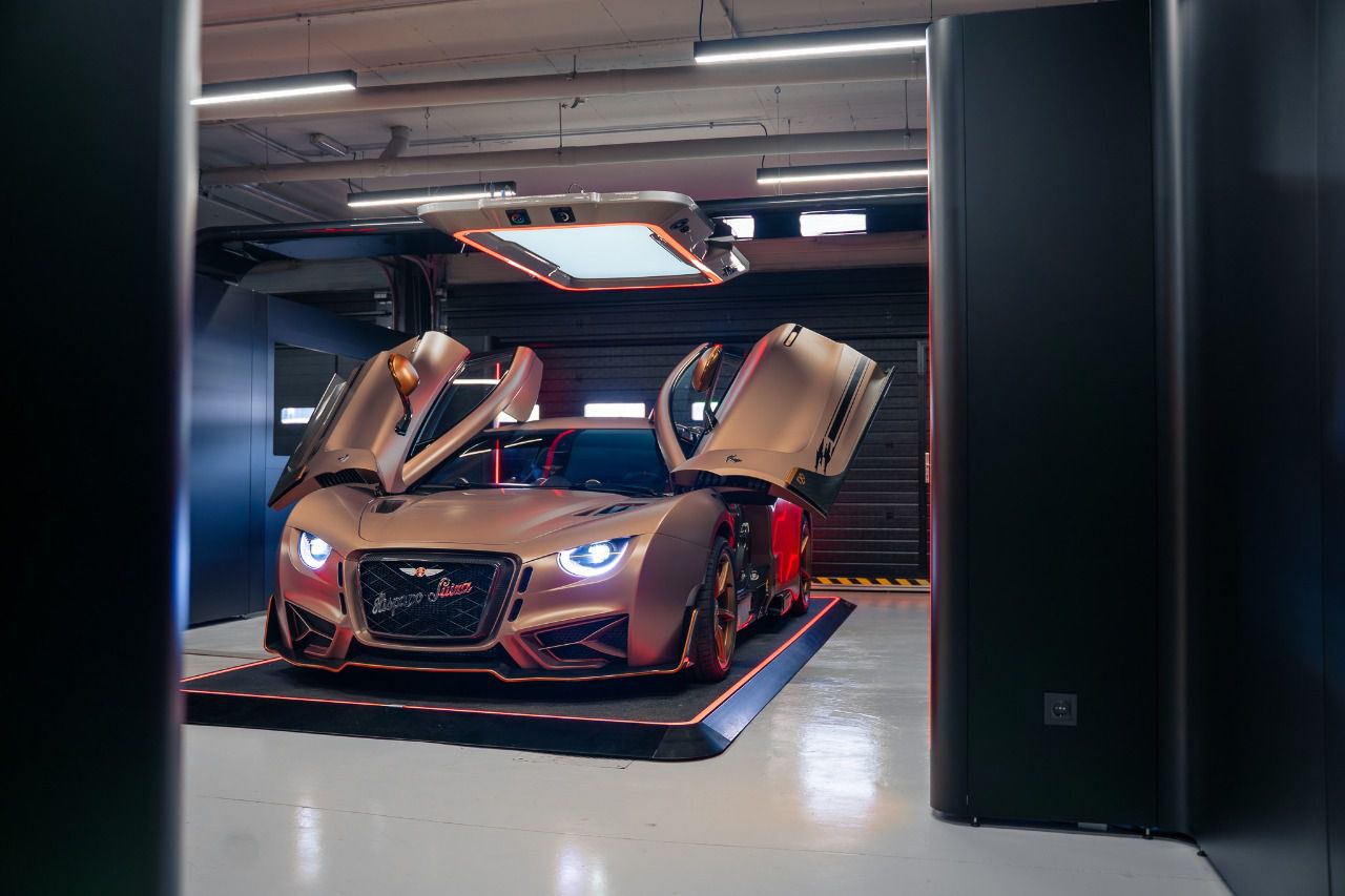 Hispano Suiza Carmen Sagrera en el box (Autor: Aitor Puy)