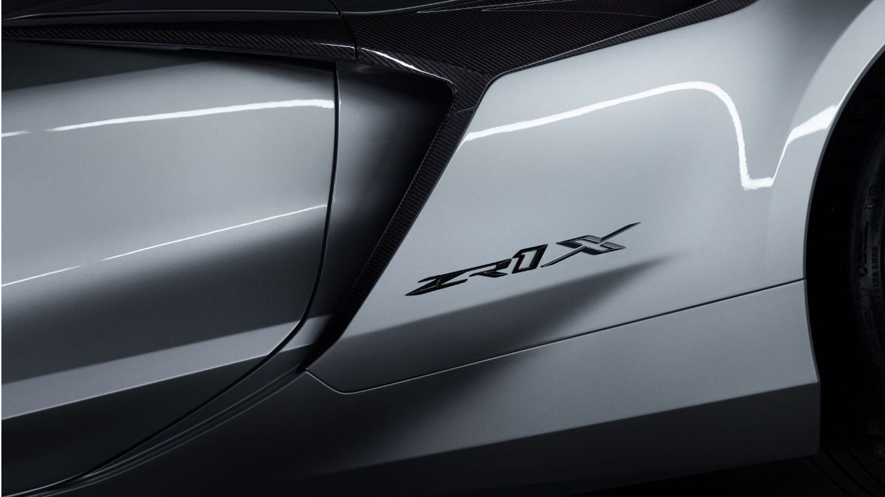 Emblemas específicos del modelo en ambos laterales