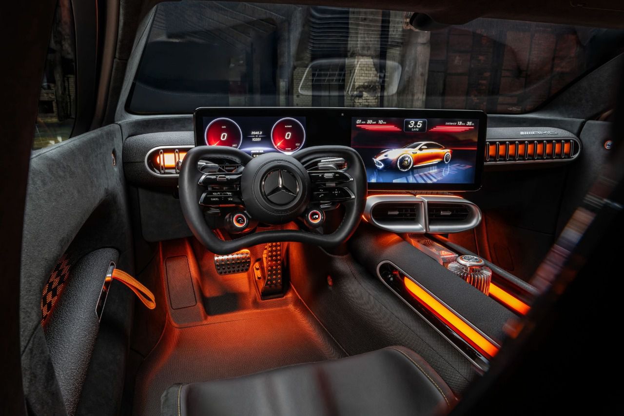 Volante e interior del AMG GT XX Concept