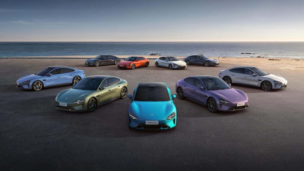 China prohíbe usar los términos 'conducción inteligente' y 'conducción autónoma' en los anuncios de coches