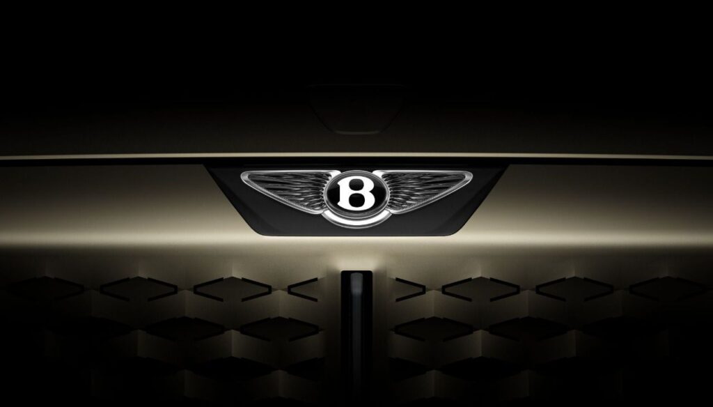 Bentley 2025: Nuevo Logo y Escape Akrapovi? Revolucionan su ADN