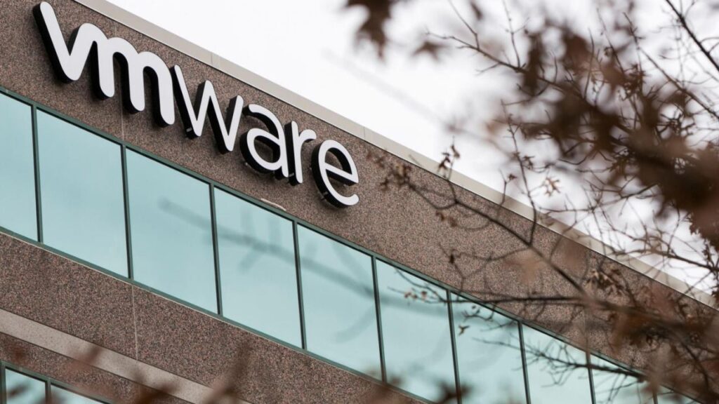 Broadcom revoluciona VMware y hace caja con despidos, venta de unidades y oficinas y liquidando el programa de partners
