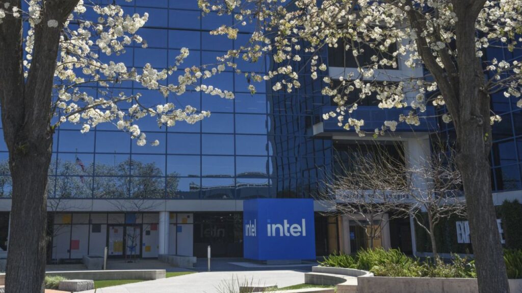 Intel profundiza su reestructuración con miles de despidos y cancela de proyectos internacionales