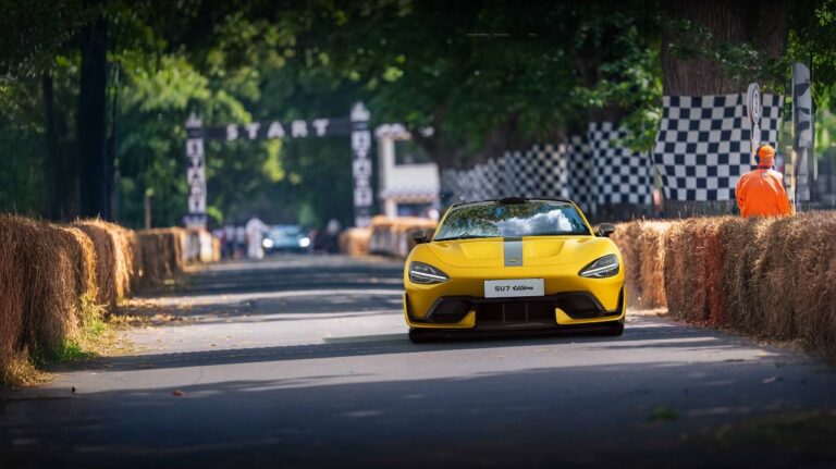 Xiaomi SU7 Ultra a fondo en Goodwood: debut on board al límite