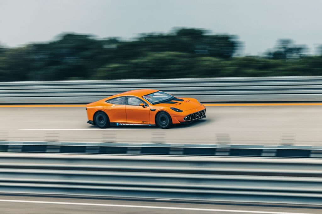 Mercedes-AMG GT XX recorre la circunferencia terrestre en tiempo récord