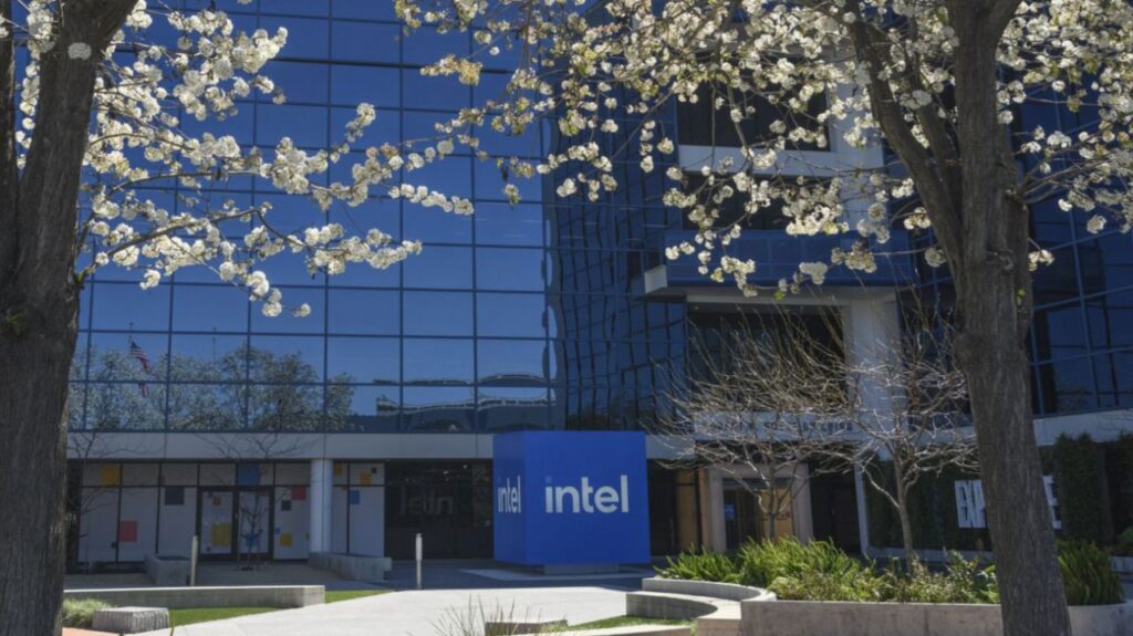 Intel profundiza su reestructuración con miles de despidos y cancela de proyectos internacionales
