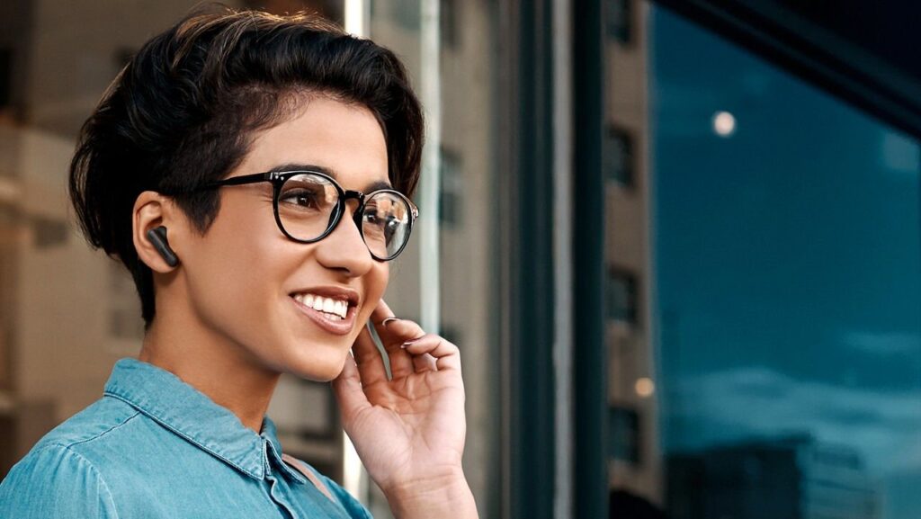 Dell presenta sus primeros auriculares intraurales para el trabajo híbrido