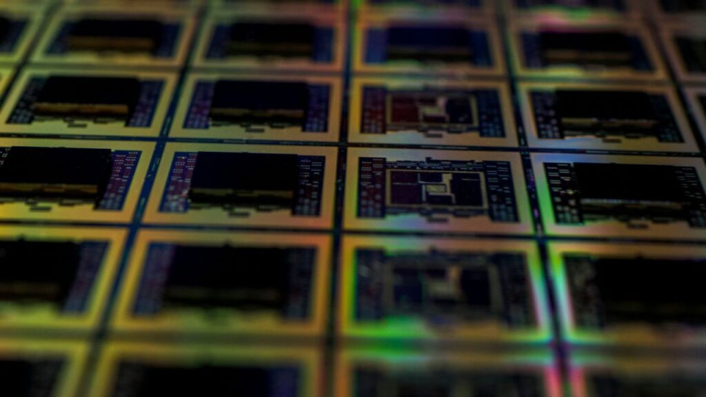 El gobierno abre una convocatoria de manifestaciones de interés sobre centros de competencia en semiconductores