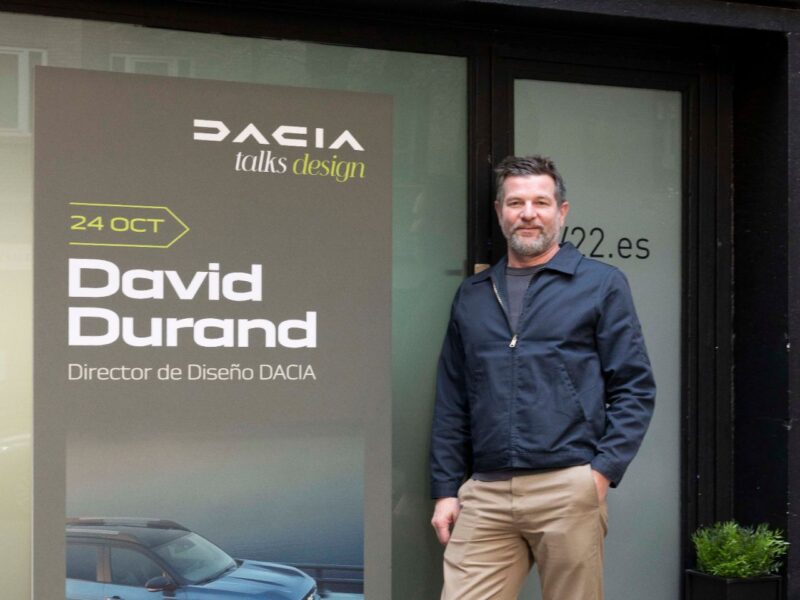 David Durand, director de diseño de Dacia, en evento de diseño.