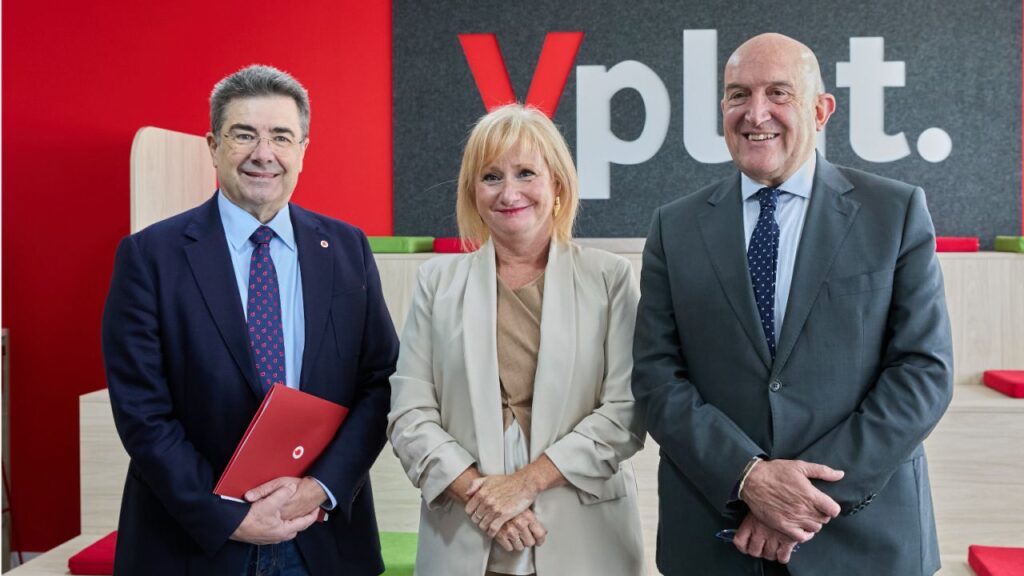 Vodafone inaugura en Valladolid su nuevo centro de atención comercial basado en IA para mejorar la atención al cliente