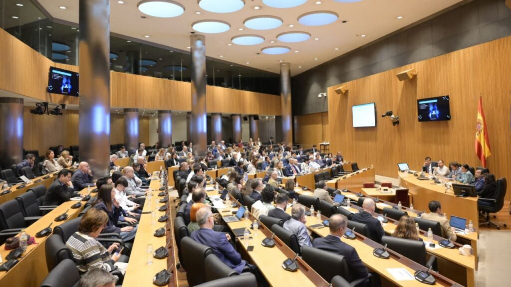 DigitalES defiende una ley eficaz para garantizar la seguridad digital de los menores en internet