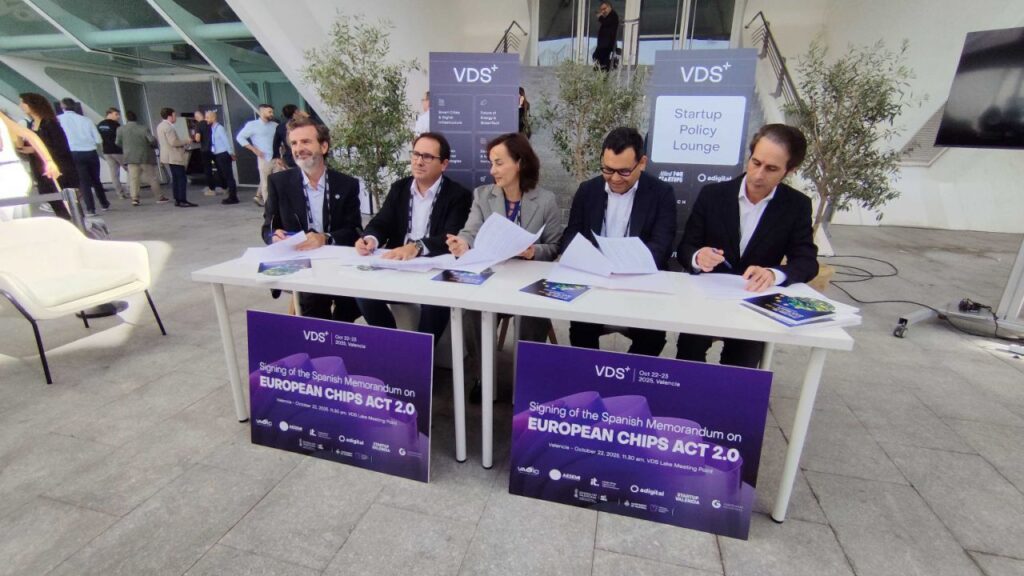 Adigital, AESEMI y VaSiC firman un acuerdo estratégico para reforzar la industria española de semiconductores