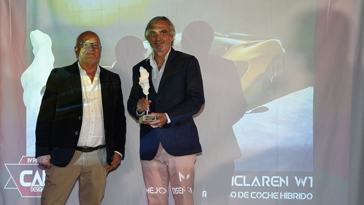 Ramón Vellverdu (Connection Darts Spain) y Mario Camacho (McLaren)