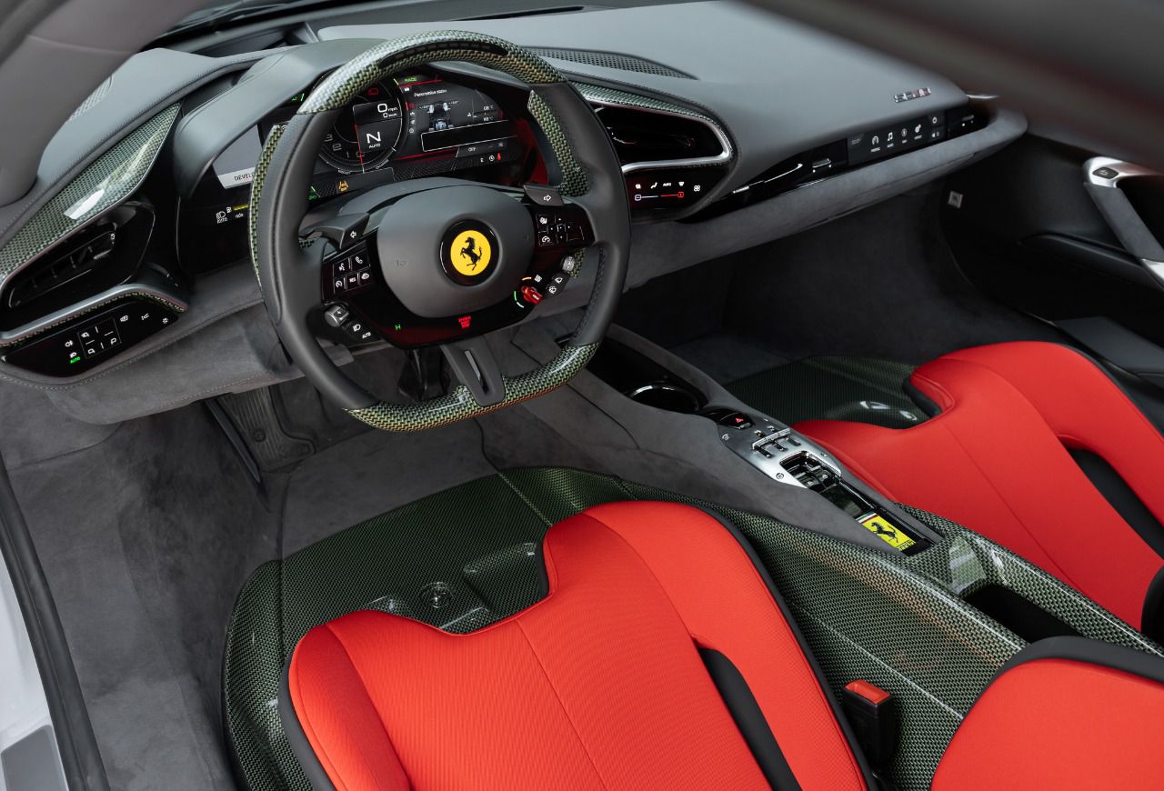 Interior del Ferrari SC40