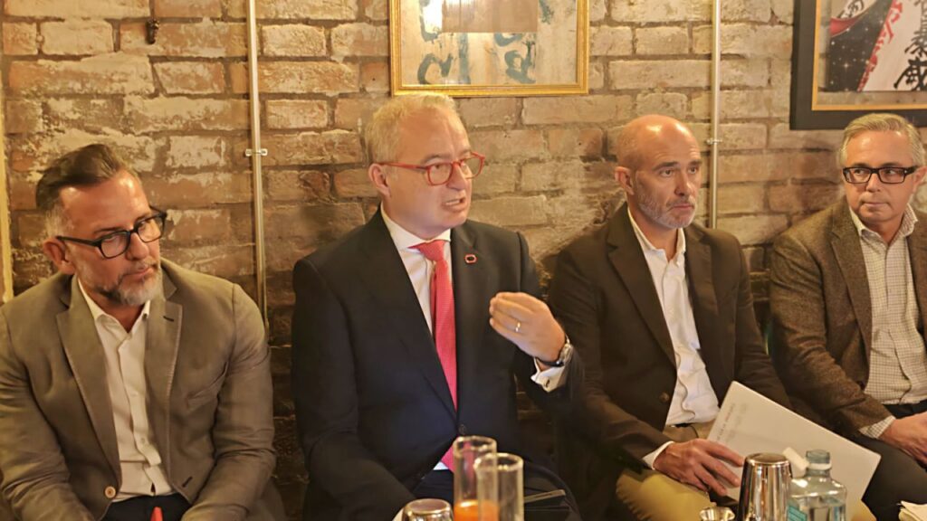 Un cóctel de nubes, GPUs y deuda: así es la tercera región cloud en España de Oracle