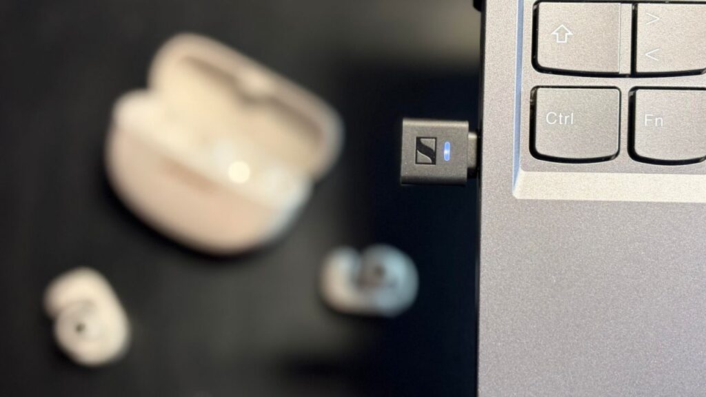 Prueba del Sennheiser BTD 700, un mini dongle para elevar la calidad del sonido de tu móvil