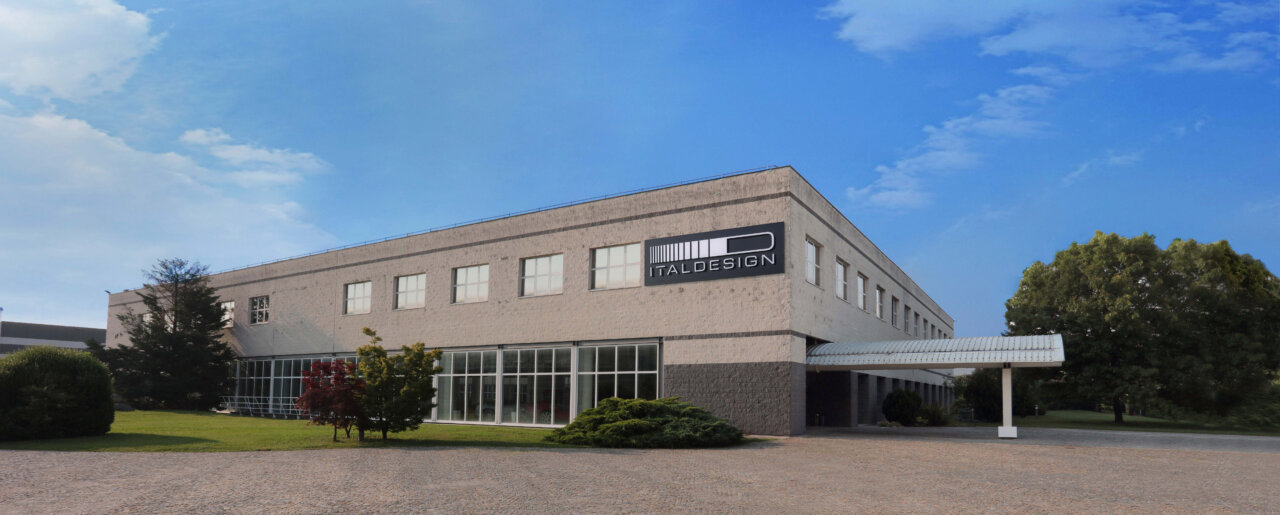 Edificio de Italdesign con su logo visible en la fachada.