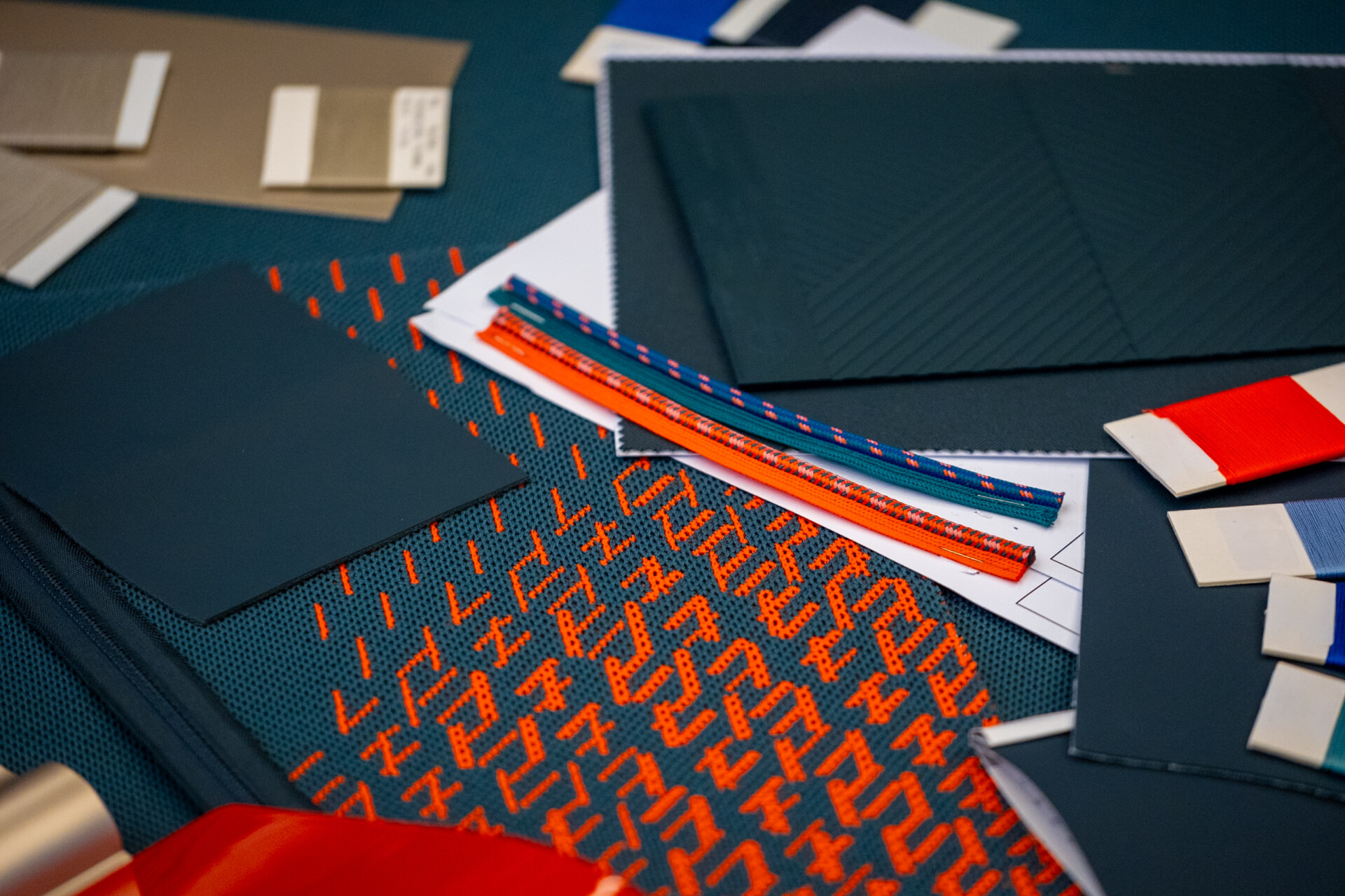 Muestra de tejidos y materiales para el interior de MINI