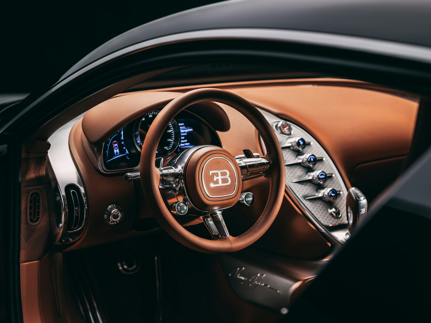 Interior del Bugatti FKP Hommage con volante y panel de instrumentos